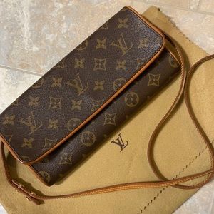 Authentic Louis vuitton LV twin pochette GM